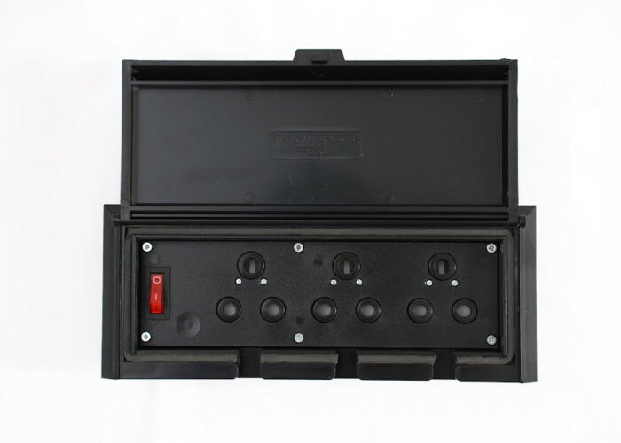Caravan Multi Plug Box Black - Image 1